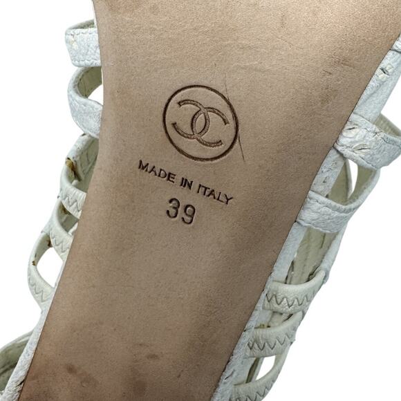 Chanel Suede Block Cork Heel Chain Link CC Detail Strappy Sandals white size 39 - Picture 12 of 13